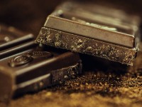 Ciocolata neagra – sanatoasa si placuta